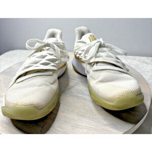 Nike Kyrie Low White/Gold Basketball Shoes Size: 7